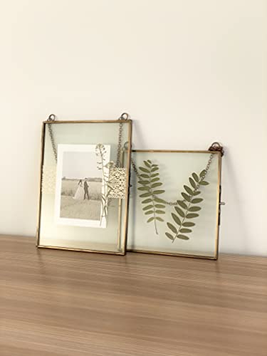 Glass Frame for Pressed Flowers, Leaf and Artwork - Hanging Square Metal Picture Frames, Double Glass Floating Frame, Wall Decor Photo Display, Flower Press Frames with Chain (Antique bronze, 8x8) - color: Antique bronze, size: 8x8