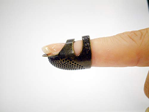 Clover Metal Open-Sided Thimble, Medium - style: Top