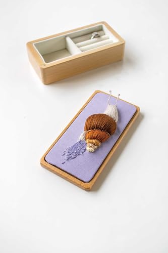 Stumpwork Studio―Mastering 3-D Embroidery: 15 Realistic Nature-Inspired Projects to Stitch