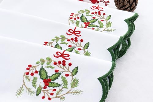 PurpleEssences Scalloped Cloth Napkins 18x18 in - White Edges Green Wreath - color: Christmas - Wreath