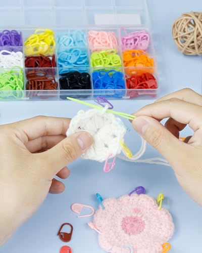 FIVEIZERO 220/900 Pieces Stitch Markers,with 15 Pcs Large Eye Blunt Sewing Needles,Colorful Crochet Stitchs Markers for Knitting Stitch Locking Clips Crochet Pins with Storage Box - size: 220PCS