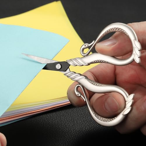 YOUGUOM Small Crochet Scissors with Cover, Little Detail Shears - color: Champagne