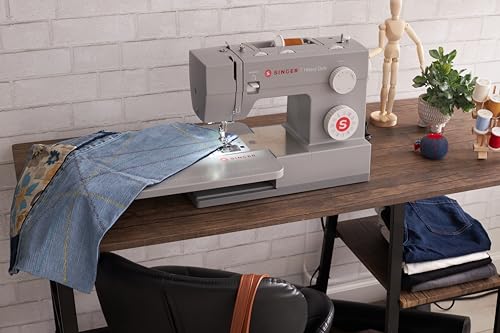 SINGER® 4452 Holiday Bundle Heavy Duty Sewing Machine + Accessory Kit
