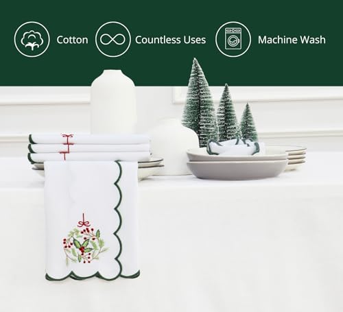 PurpleEssences Scalloped Cloth Napkins 18x18 in - White Edges Green Wreath - color: Christmas - Wreath