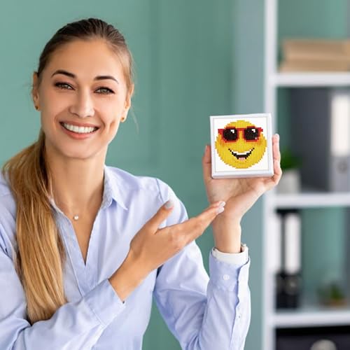 DIAMOND DOTZ Smiling Face Emoji Diamond Painting Kit for Adults with Gems