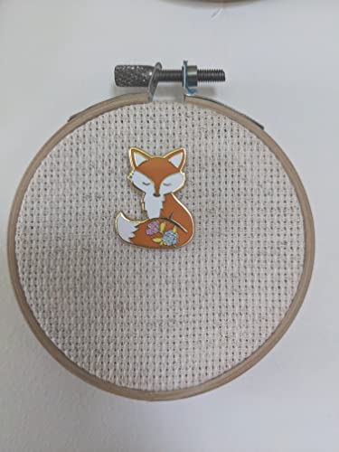 Forest Fox Needle Minder