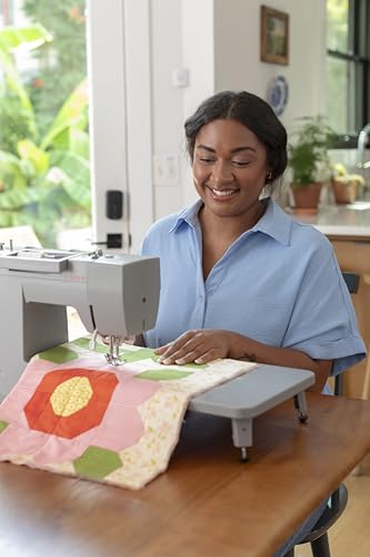 SINGER® 4452 Holiday Bundle Heavy Duty Sewing Machine + Accessory Kit