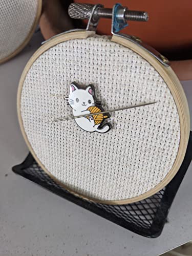 Yarn Cat Needle Minder