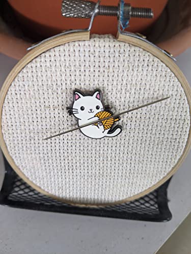Yarn Cat Needle Minder