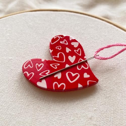 2 Pieces Love Heart Needle Minders Magnetic Needle Holders for Cross Stitch Embroidery Needlepoint Accessories