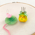 Magnetic Lotus Leaf Needle Minder and Flower Threader for Cross Stitch, Frog Chick Needle Holder Magnet for Embroidery Sewing Needlework Tool Accessories