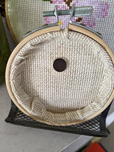One More Stitch Embroidery Needle Minder
