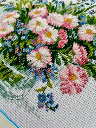 RIOLIS 2277 Gentle Daisies Counted Cross Stitch Kit 11.75 x 8.25 in - style: Gentle Daisies 2277