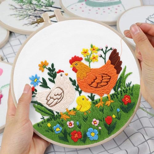 Louise Maelys Chicken Embroidery Kit for Beginners Farmhouse DIY - color: lawn