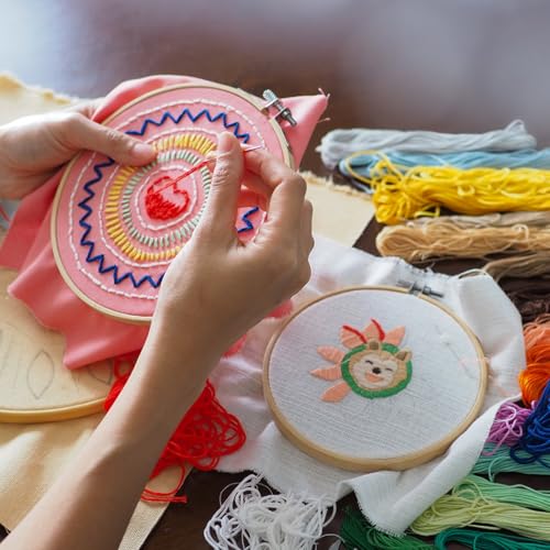 4 PCS Embroidery Fabric with Frame 2 Sizes, 4 Bamboo Embroidery Hoops and 4 Pre-Cut White Cotton Fabric Squares, Cross Stitch Hoops and Frames, for Art Craft Sewing