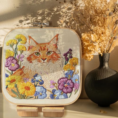 GOLDEN SMILE Maine Coon Embroidery Kit (8" Square Bamboo Hoop & 5"x7" Display Stand) – Pre-Printed Washable Floral Cat Pattern on Beige Fabric, 3 Needles, Ample Thread & Video Tutorials for Beginners
