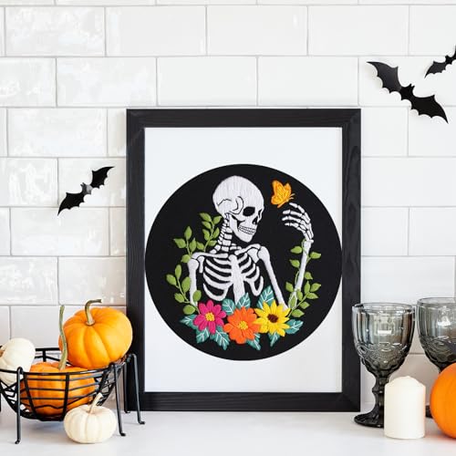 Louise Maelys Halloween Embroidery Kit with Skeleton, Flower and Butterfly - color: Skeleton