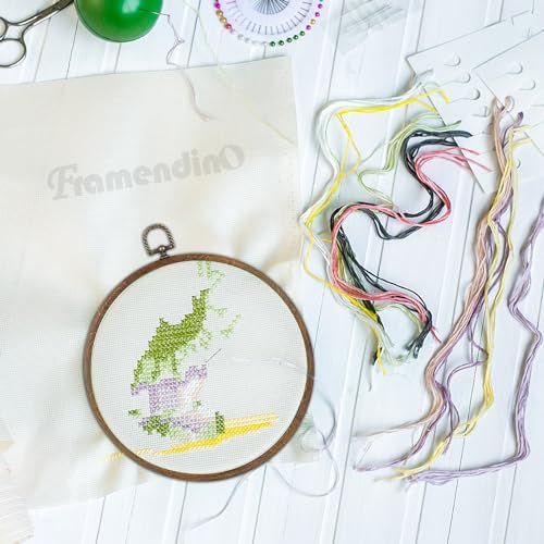 Framendino, 4 Pack Round Embroidery Hoops 8 Inch Imitated Wood Display Frame Circle Cross Stitch Hoop Rings for Art Craft Sewing Hanging Ornaments - color: 8", size: 4 Pack