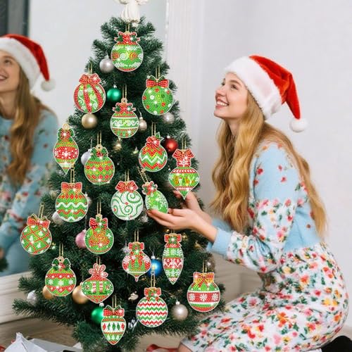 Tondiamo 20 Pcs Christmas Diamond Painting Keychain Kits 5D DIY Diamond Art Pendants Double Sided Hanging Key Chains for Christmas Party Decoration DIY(Green Balls) - style: Green Balls