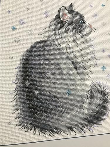 RIOLIS 1912 Snowy Meow Counted Cross Stitch Kit 9.5 x 11.75 in