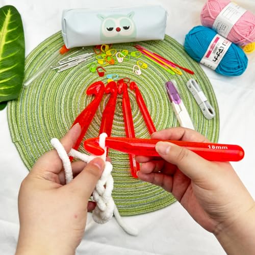 Hobekoee 43 Pcs Large Crochet Hooks Set,12mm 15mm 18mm 20mm 25mm Large Crochet Hooks for Chunky Yarn,Plastic Crystal Smooth Big Crochet Needles for Handmade DIY Crochet with Storage Bag - color: Red