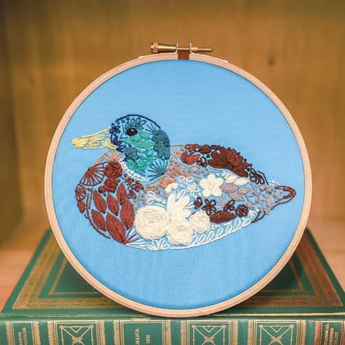 Embroidery Sampler Collective: 18 Designs, 75+ Stitches, 12 Artists, Endless Inspiration (Design Collective)