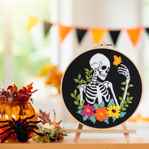 Louise Maelys Halloween Embroidery Kit with Skeleton, Flower and Butterfly - color: Skeleton