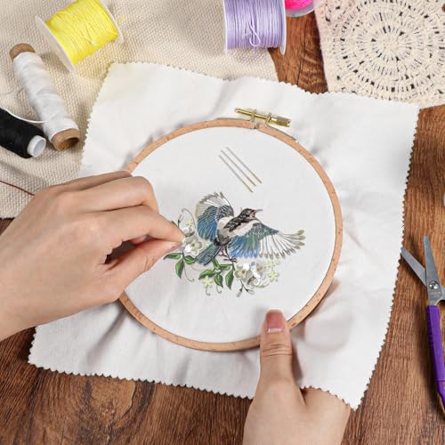 30 Pcs Embroidery Needles Cross Stitch Needles Stainless Steel Counted Cross Stitch Large Eye Embroidery Hand Sewing Needle Golden Color with Box for Sewing Size 24 (1.4inch)