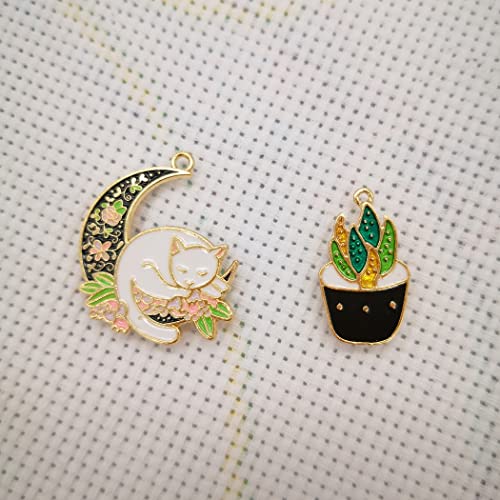 Lovely Moon Cat Needle Minder Magnetic for Cross Stitch, Flower Cat Needle Holder for Embroidery Needlework，Needlework and Embroidery Accessories（2 PCS）