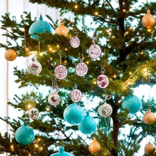 liqiaofang Jolly and Bright Hand Embroidery Christmas Ornaments Kit with DIY Material Package for Beginners Adults, Christmas 3D Novice Embroidery Needlepoint Starter Kit (A)