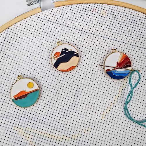 3 Pcs Funny Cats Cross Stitch Needle Minder, Needle Minder Magnetic, Needle Holder for Cross Stitch, Sewing, Embroidery and Needlework Accessories, Enamel and Magnetic