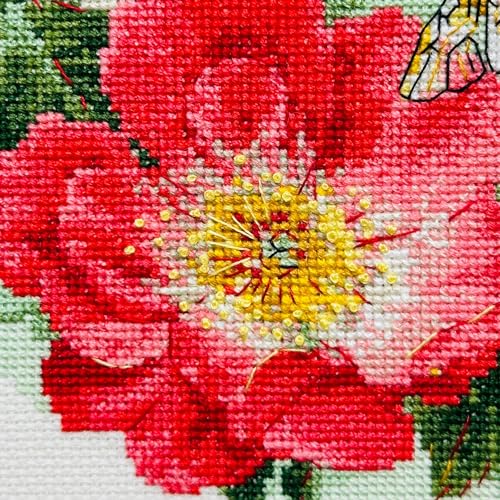RIOLIS 2210 Furry Bumblebee Counted Cross Stitch Kit 6 x 6 in - style: Furry Bumblebee 2210